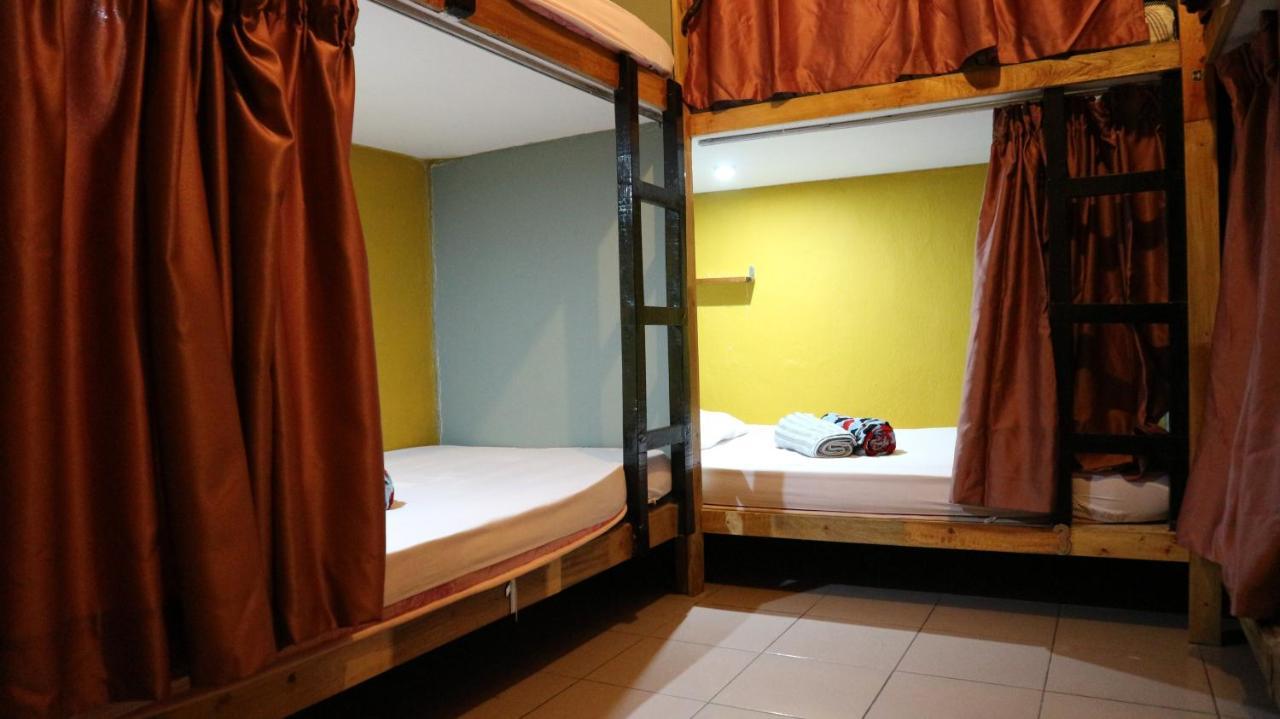Hostel Escape Backpackers KK Kota Kinabalu Exterior foto