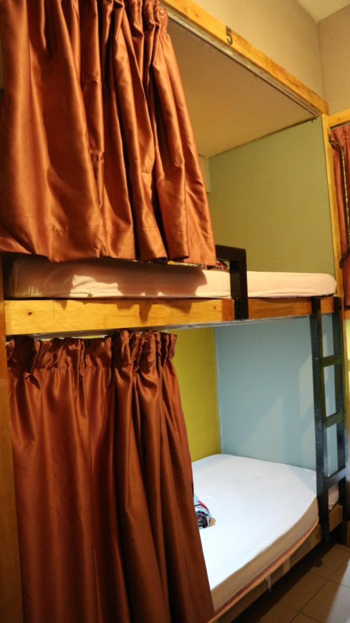 Hostel Escape Backpackers KK Kota Kinabalu Exterior foto