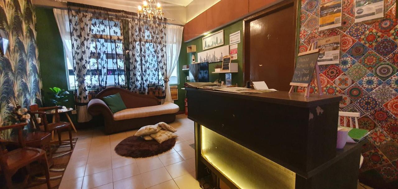 Hostel Escape Backpackers KK Kota Kinabalu Exterior foto