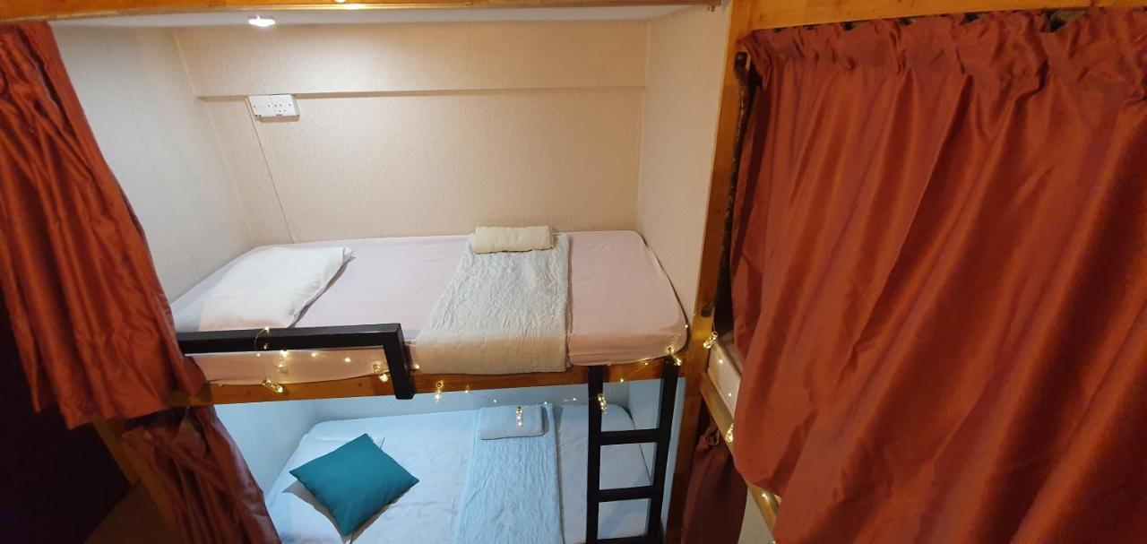 Hostel Escape Backpackers KK Kota Kinabalu Exterior foto